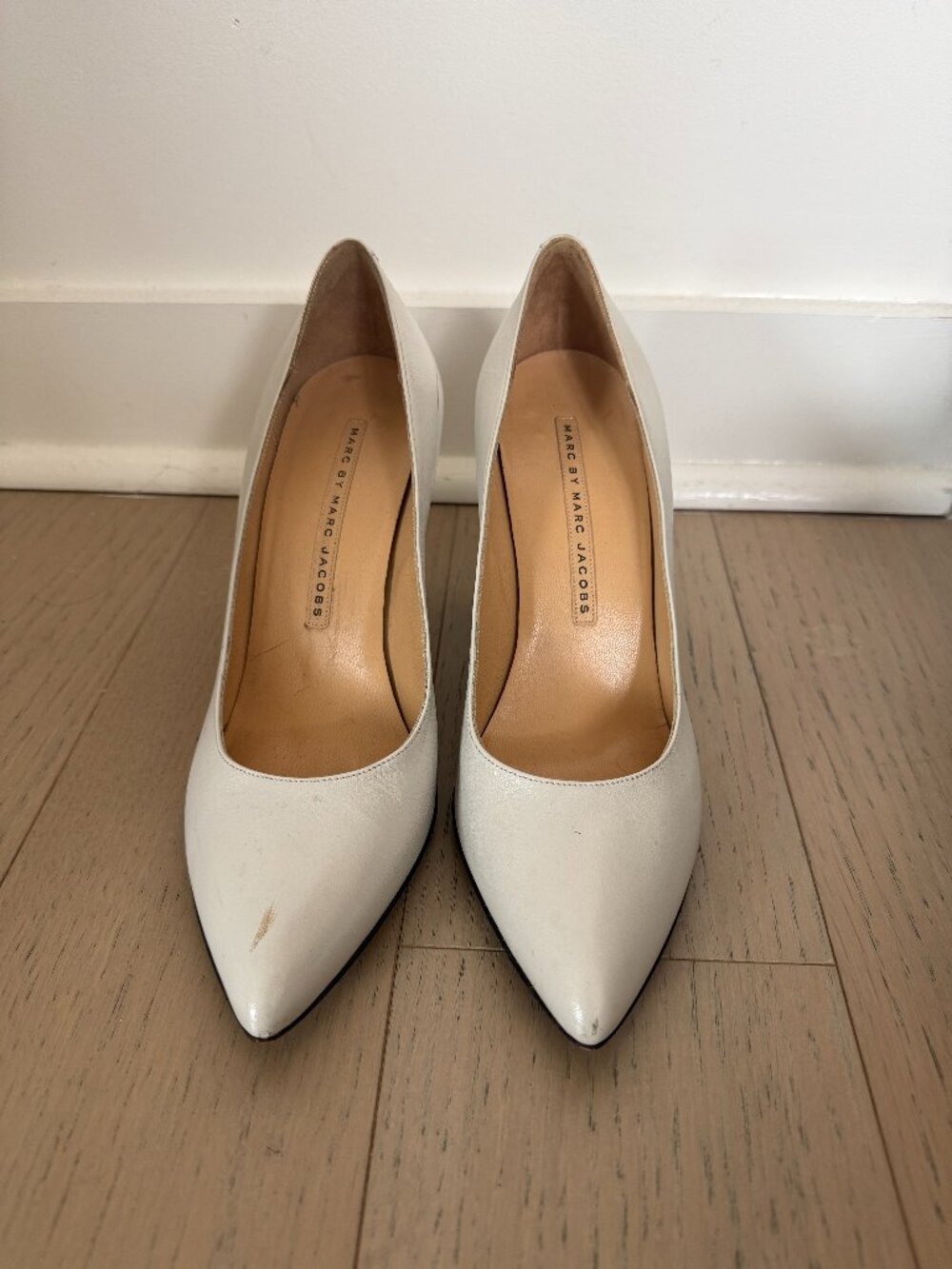 Marc by Marc Jacobs White Leather Pumps